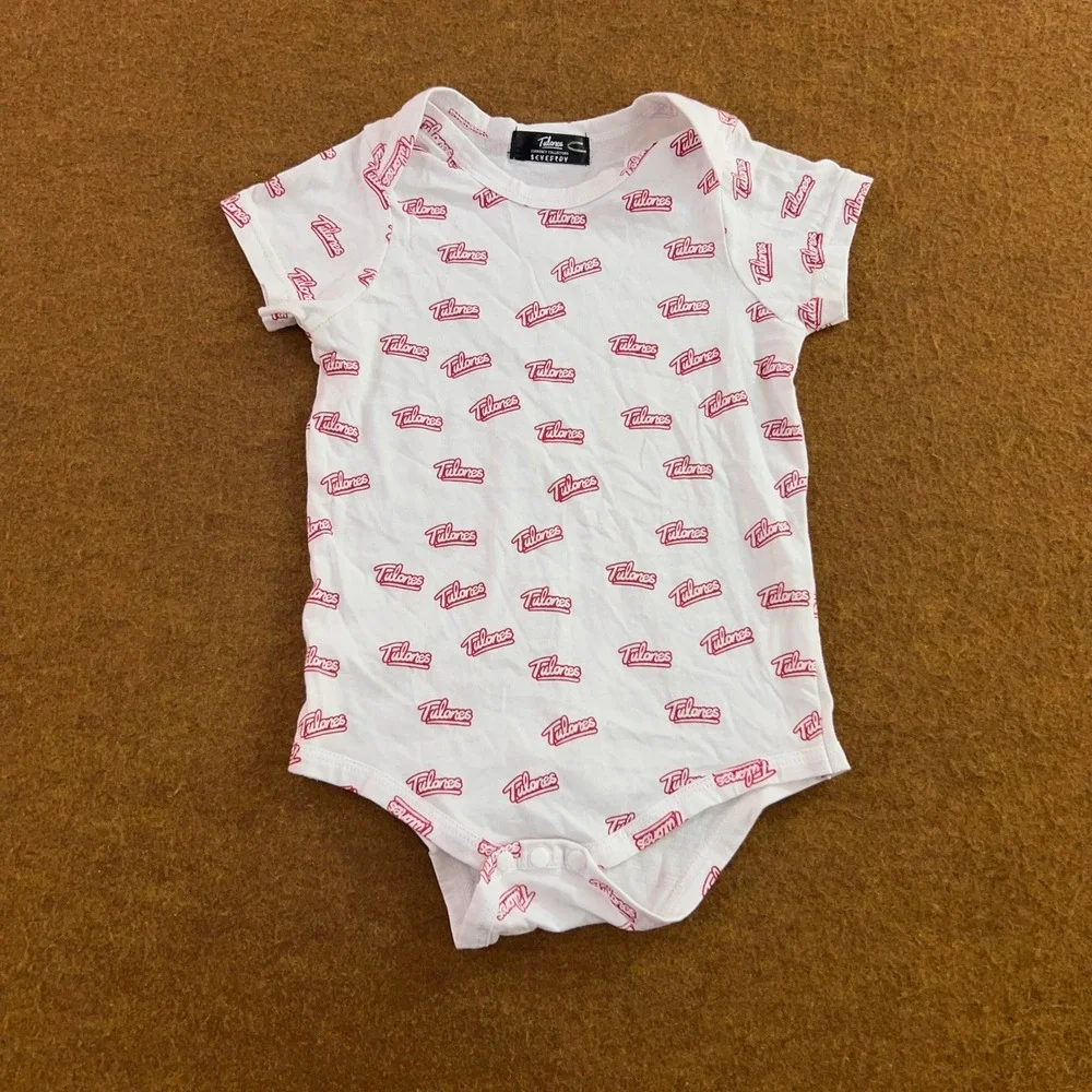 Tulones Unisex 12M White Red Logo Print Short Sleeve Bodysuit New